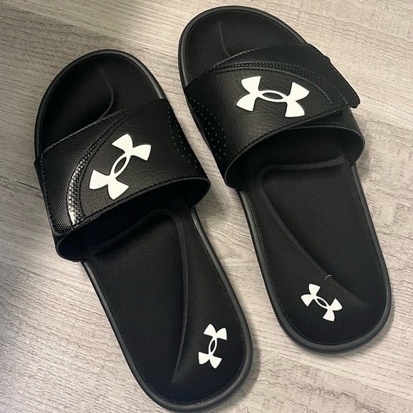 NWOT UNDER ARMOUR Cushioned Slides Sz: Mens (7) Women’s (8) - Picture 7 of 14